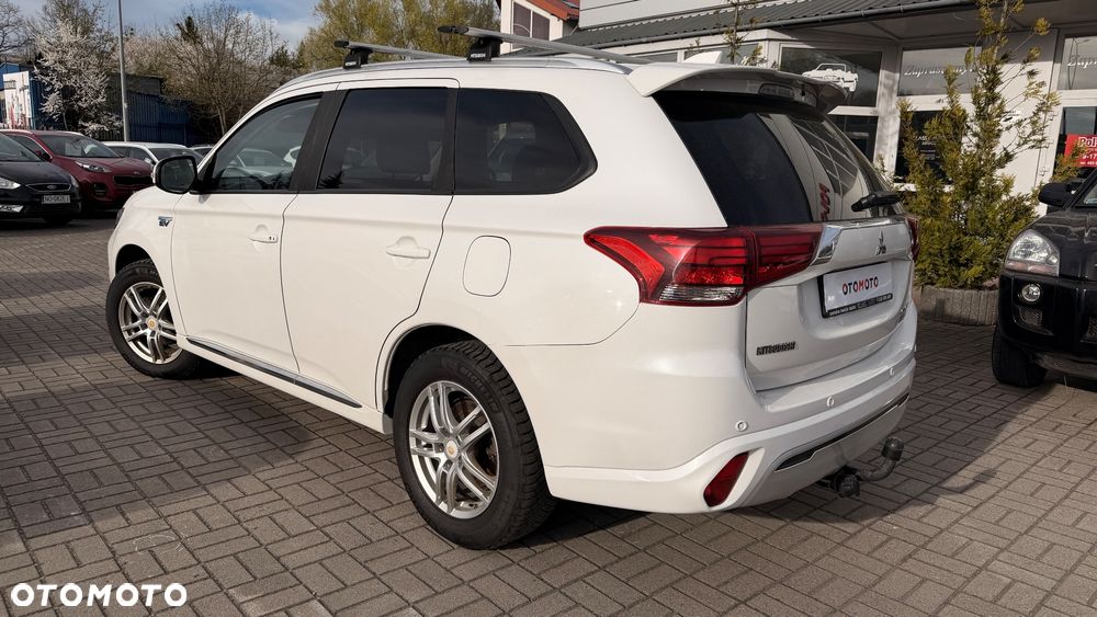 Mitsubishi Outlander - 5