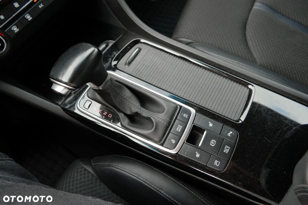 Kia Optima - 31