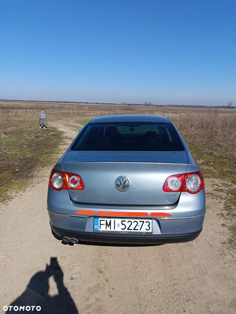Volkswagen Passat 2.0 TDI Trendline - 7