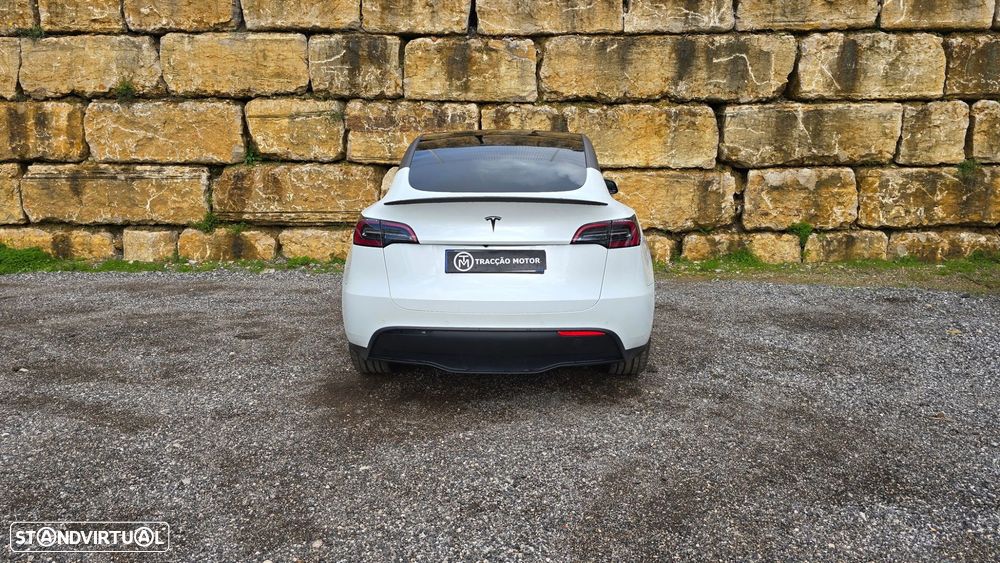 Tesla Model Y - 6