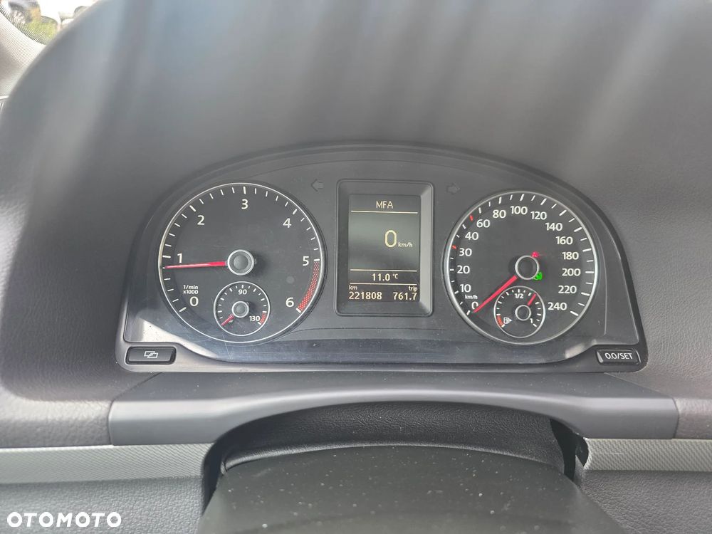 Volkswagen Touran 2.0 TDI DPF BlueMotion Technology DSG STYLE - 7