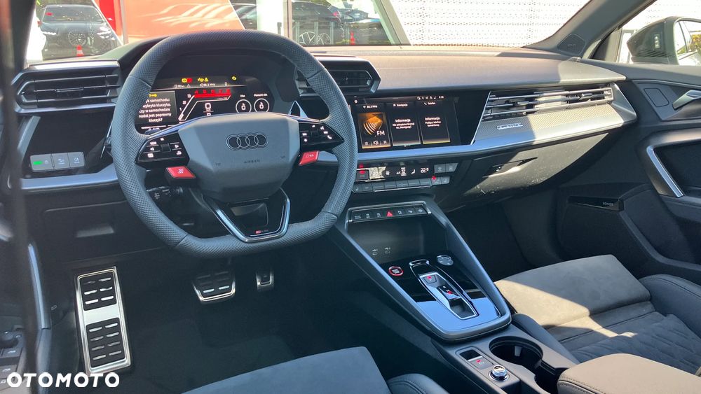 Audi RS3 Limousine - 15