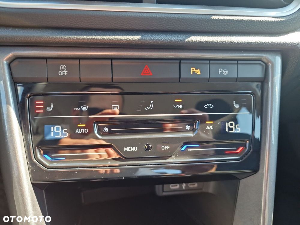 Volkswagen T-Roc - 33