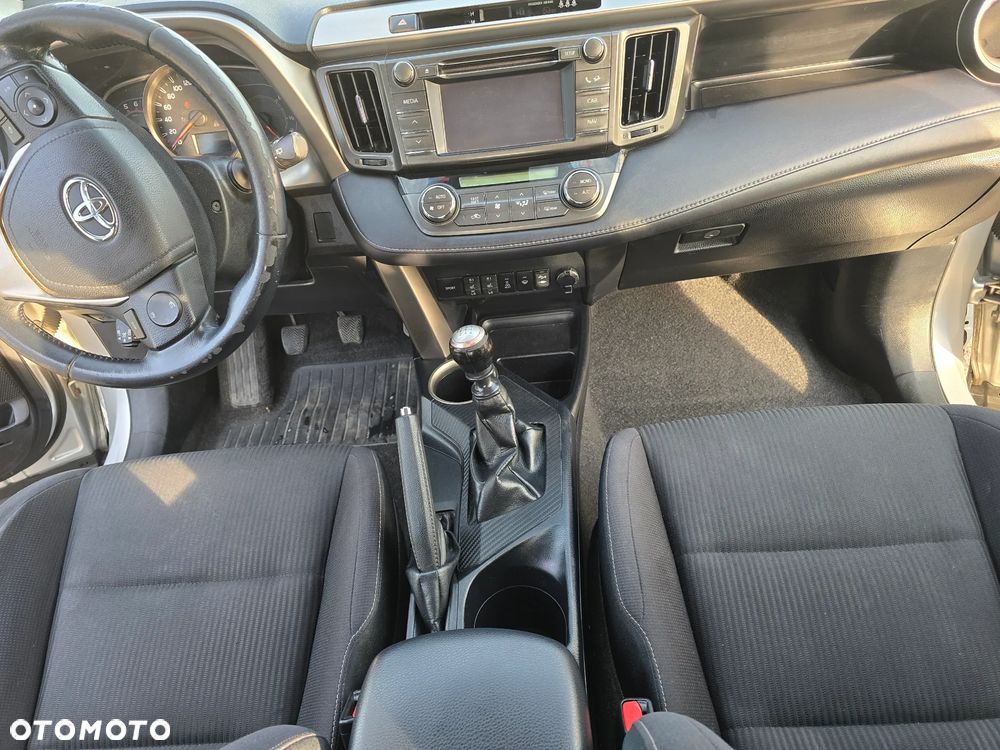 Toyota RAV4 2.2 D-4D Premium - 14