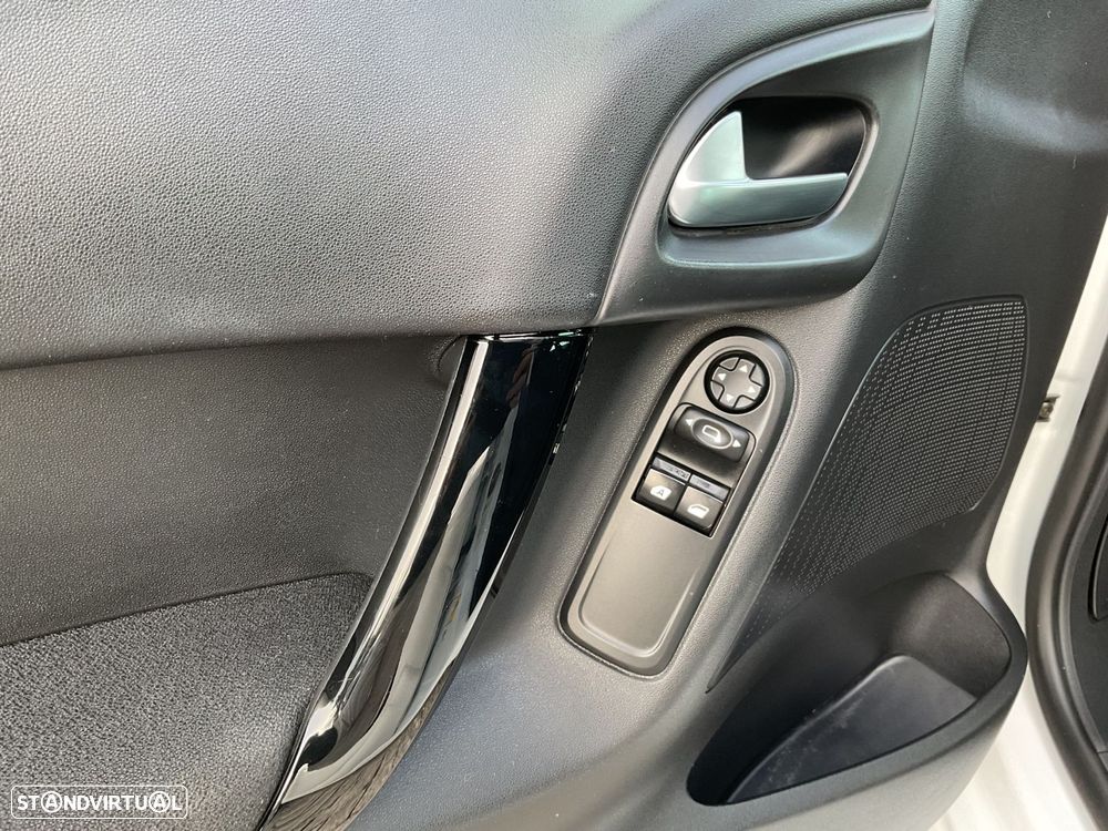 Citroën C3 1.2 PureTech Attraction - 20