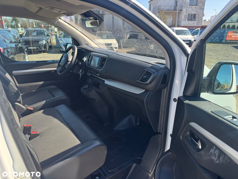 Peugeot Expert Kombi Standard 2,8t EAT8 - 21