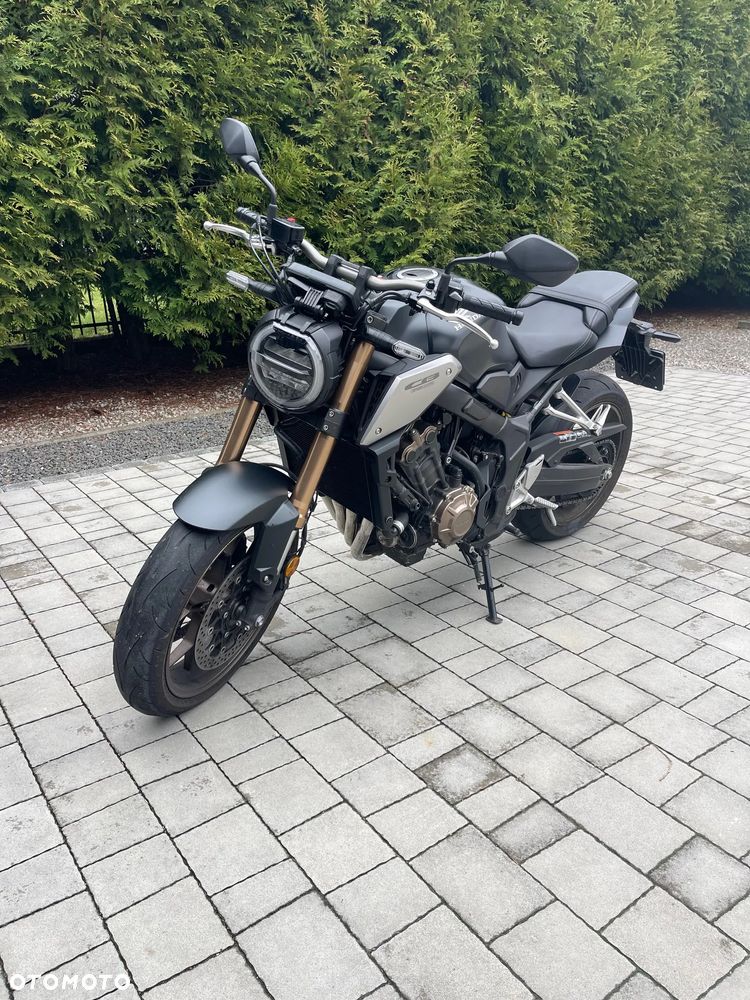 Honda CB - 1