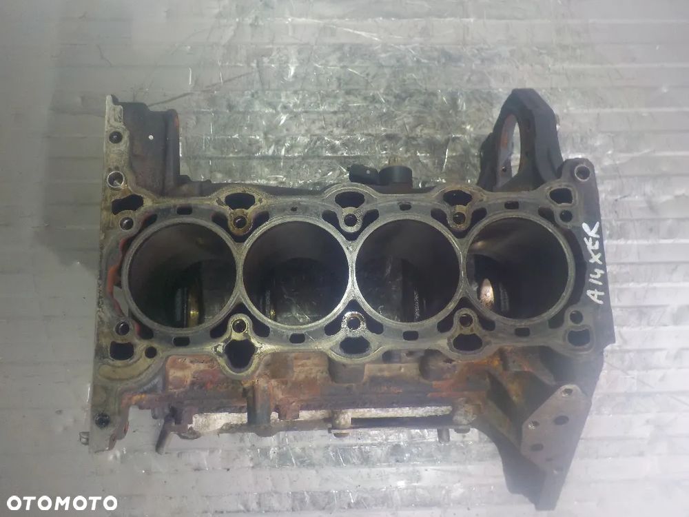 OPEL 1.4 A14XER BLOK SILNIKA - 1