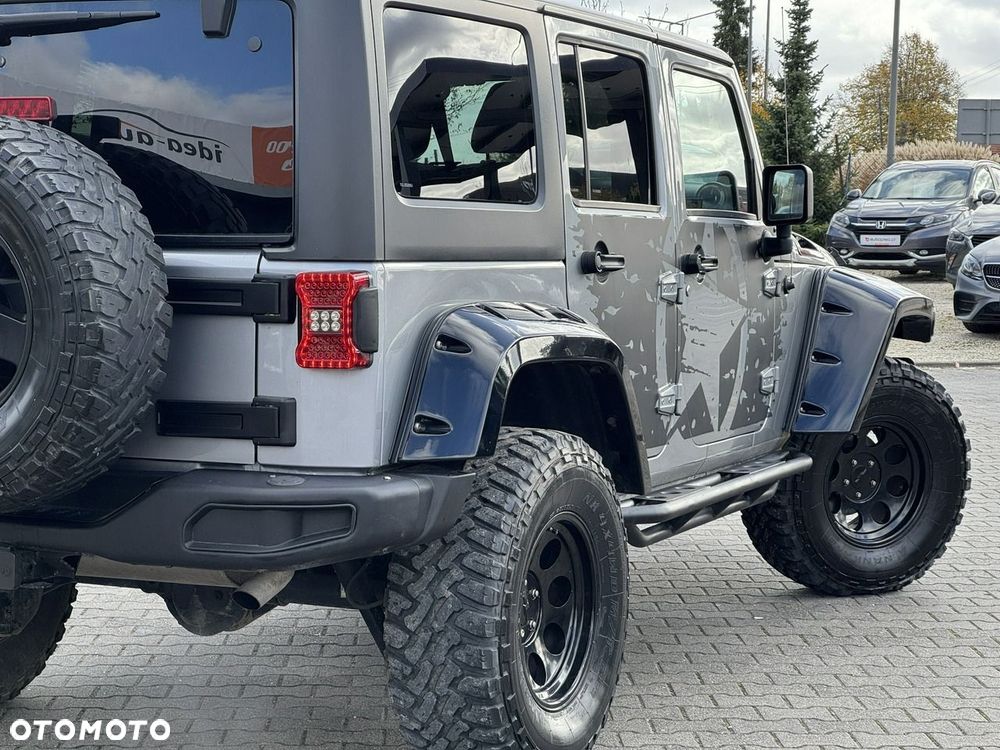 Jeep Wrangler - 11