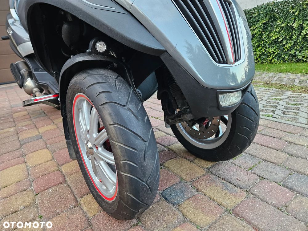 Piaggio MP-3 - 8
