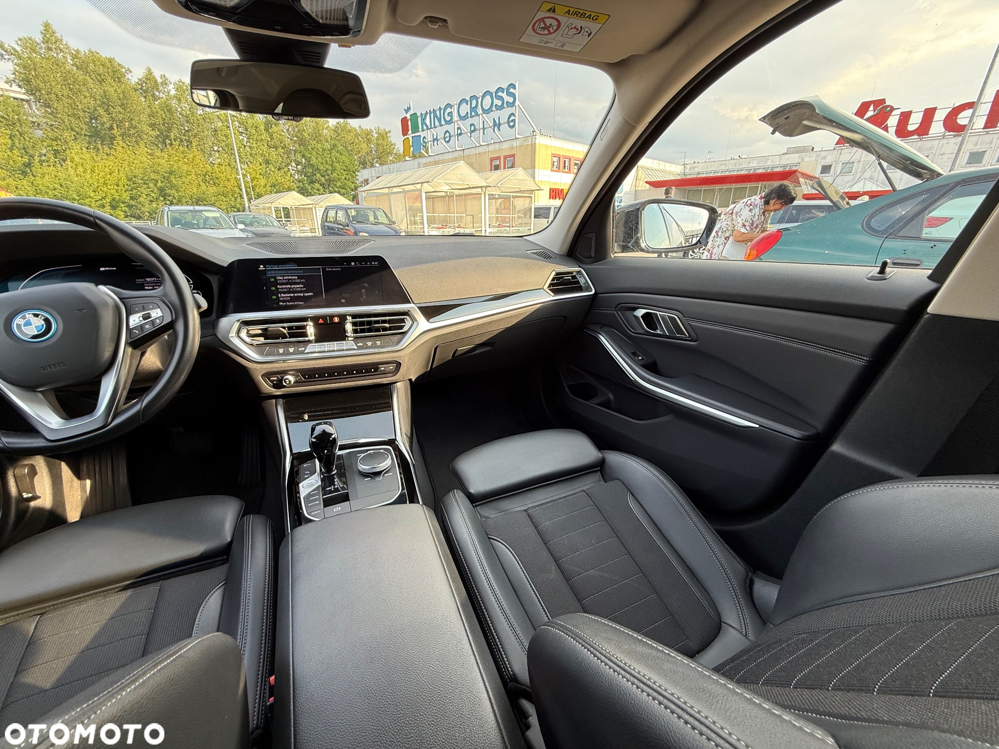 BMW Seria 3 330e PHEV sport - 29