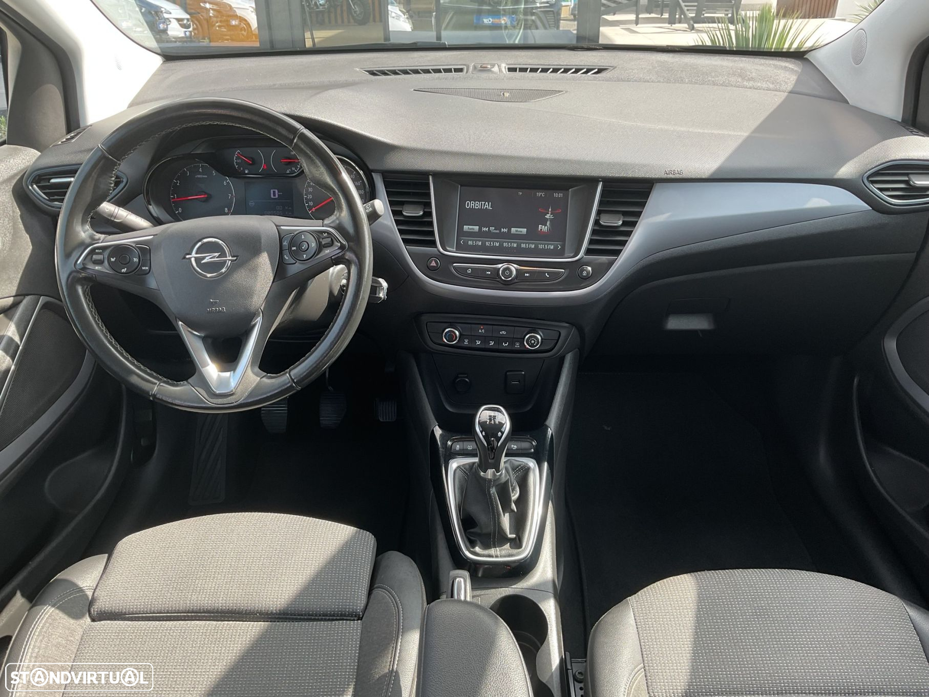 Opel Crossland X 1.2 Business Edition - 32