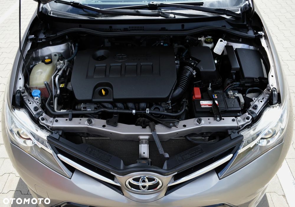 Toyota Auris 1.6 Premium + - 35