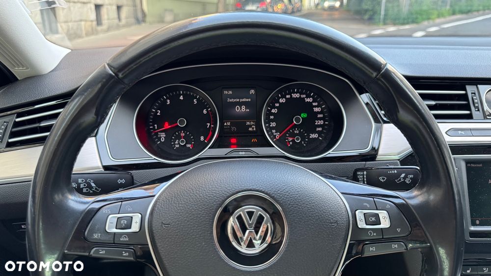 Volkswagen Passat 1.8 TSI BMT Highline DSG - 9