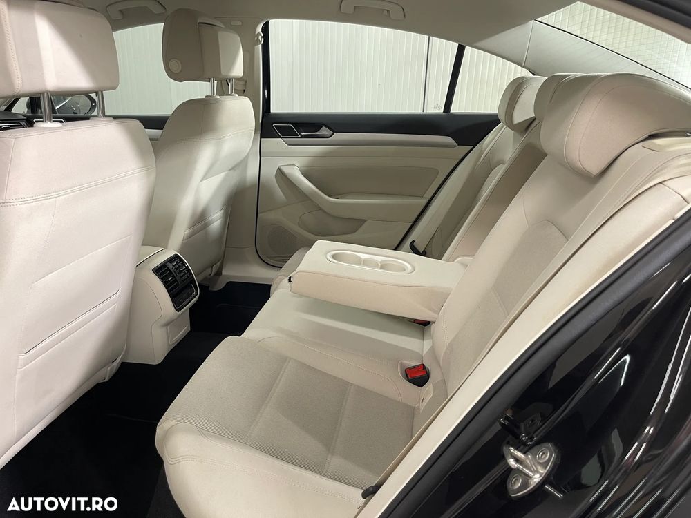 Volkswagen Passat 2.0 TDI SCR DSG Business - 12