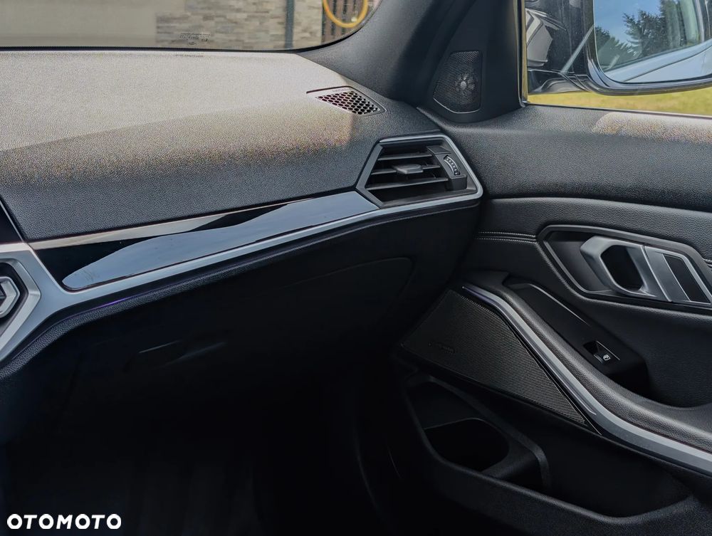 BMW Seria 3 318d Sport Line Shadow - 35