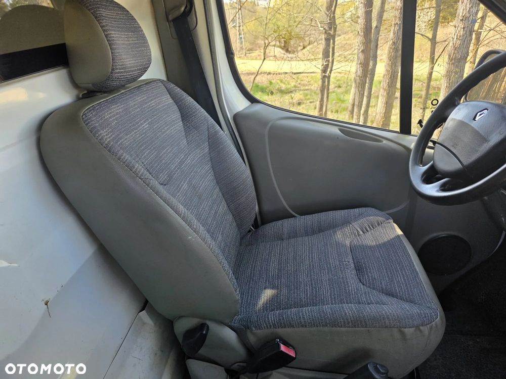 Renault Trafic - 12