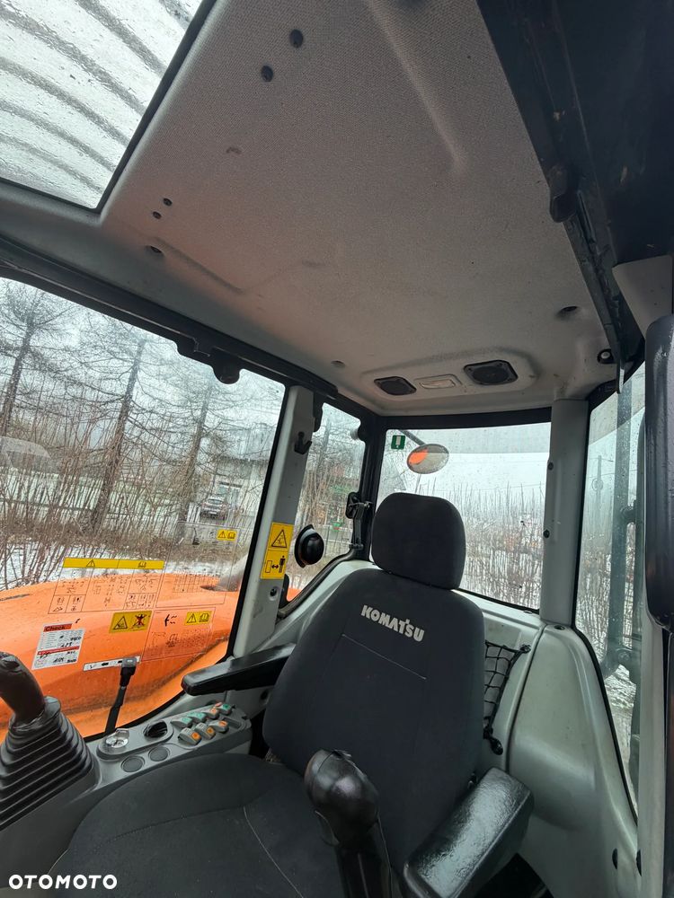 Komatsu Koparka Gąsienicowa 8 ton PC80MR-3. Sprowadzona z Norwegii. Centralne smarowanie!! Maszyna  jak Nowa 2016rok. 3200mtg 3x łamane Ramię. Klima ser.DEKRA. Własna pompa paliwa. Ani deka luzów i wycieków. Gąsienice klepki bez zużycia! Podwozie w pięknym stanie. Okazja Maszyna zadbana!! Po serwisach eksploatacyjnych. - 35