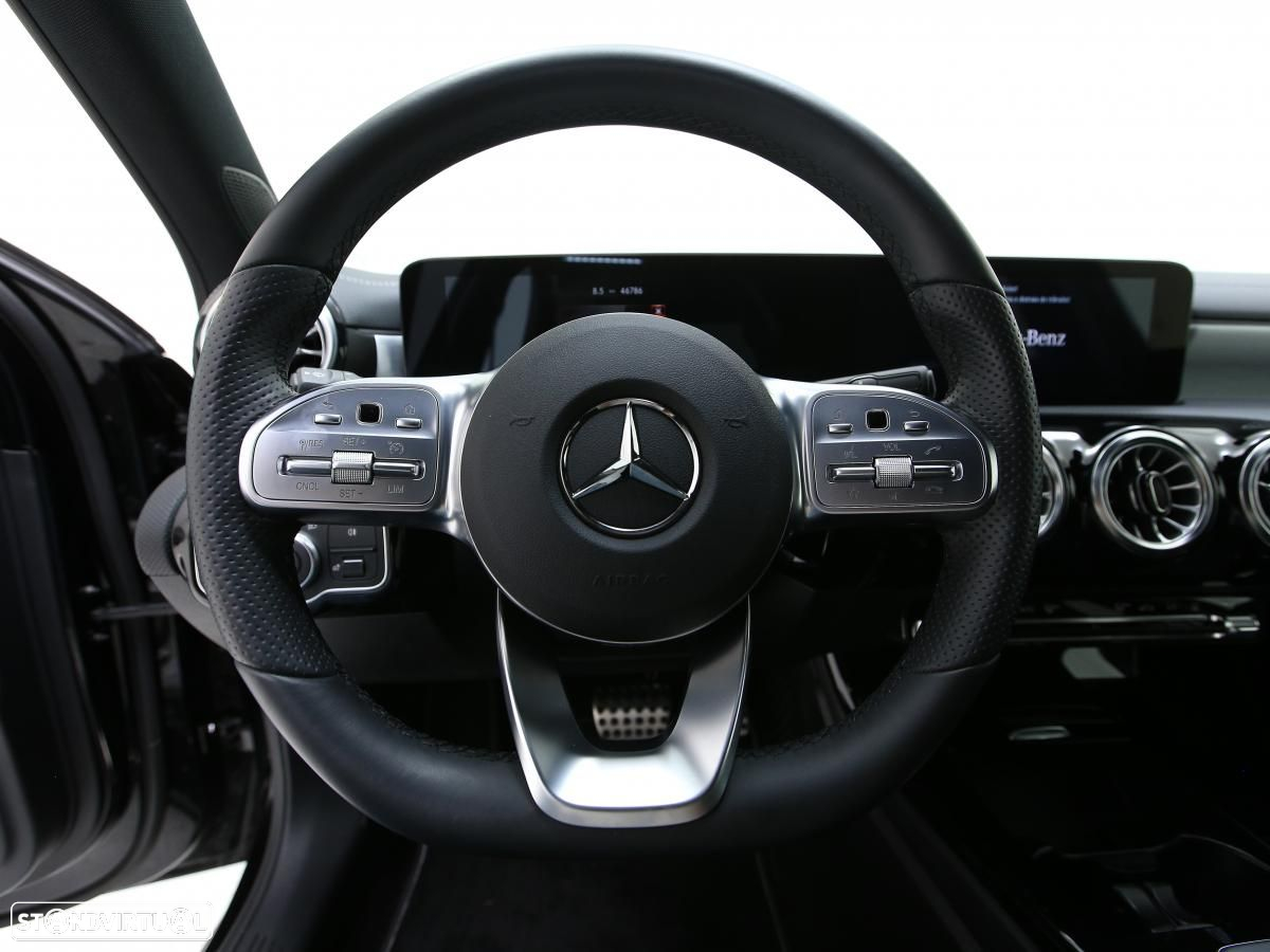 Mercedes-Benz A 250 e 8G-DCT AMG Line - 22