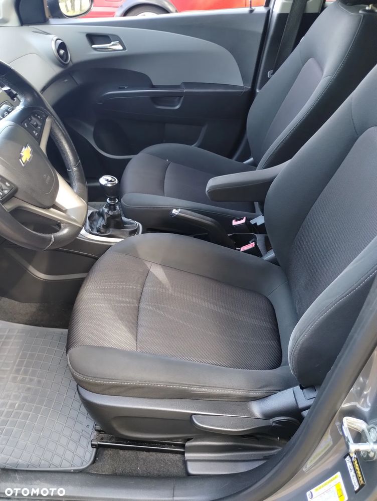 Chevrolet Aveo - 13