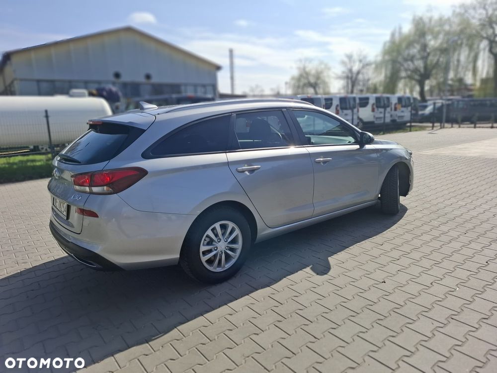 Hyundai i30 1.0 T-GDI Classic + - 8