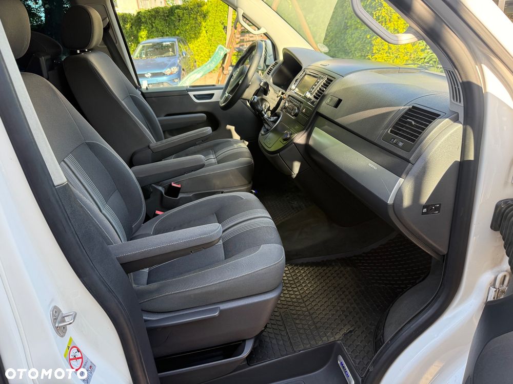 Volkswagen Multivan - 24