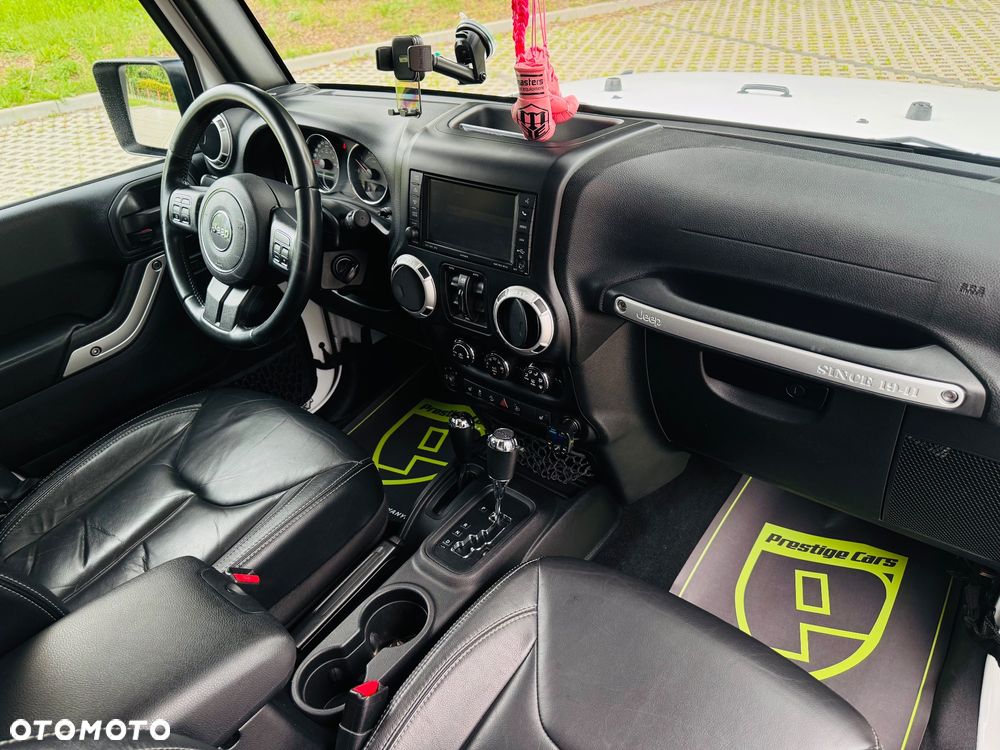 Jeep Wrangler Unlimited 2.8 CRD DPF Automatik Sahara - 34