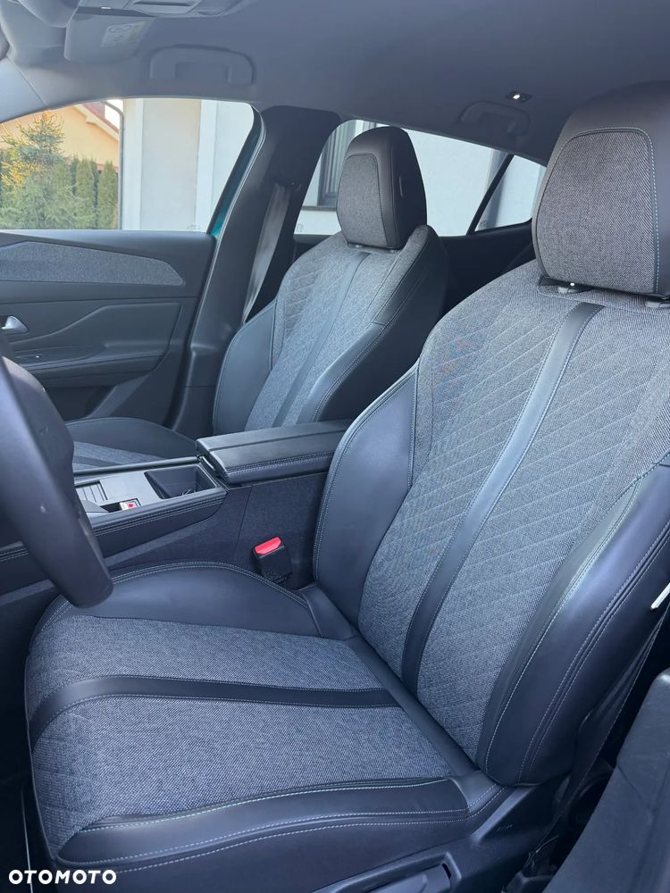 Peugeot 408 1.6 Plug-In Hybrid 225 Allure EAT8 - 31