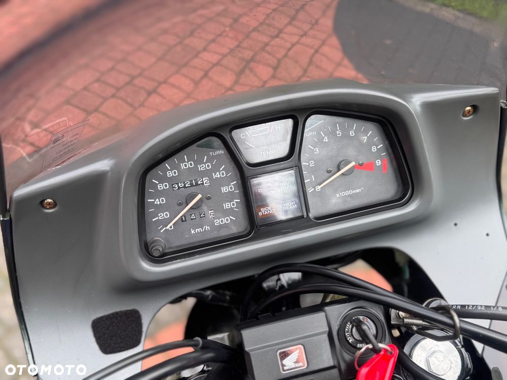 Honda XL - 25