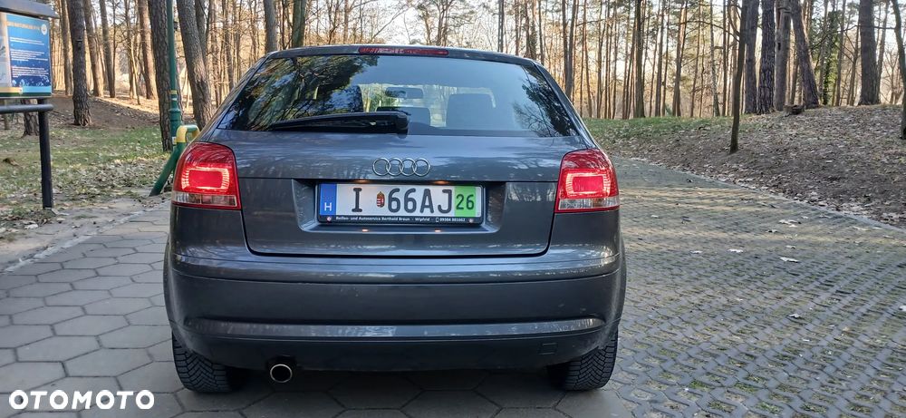 Audi A3 3-drzwiowe 1.6 Attraction - 8