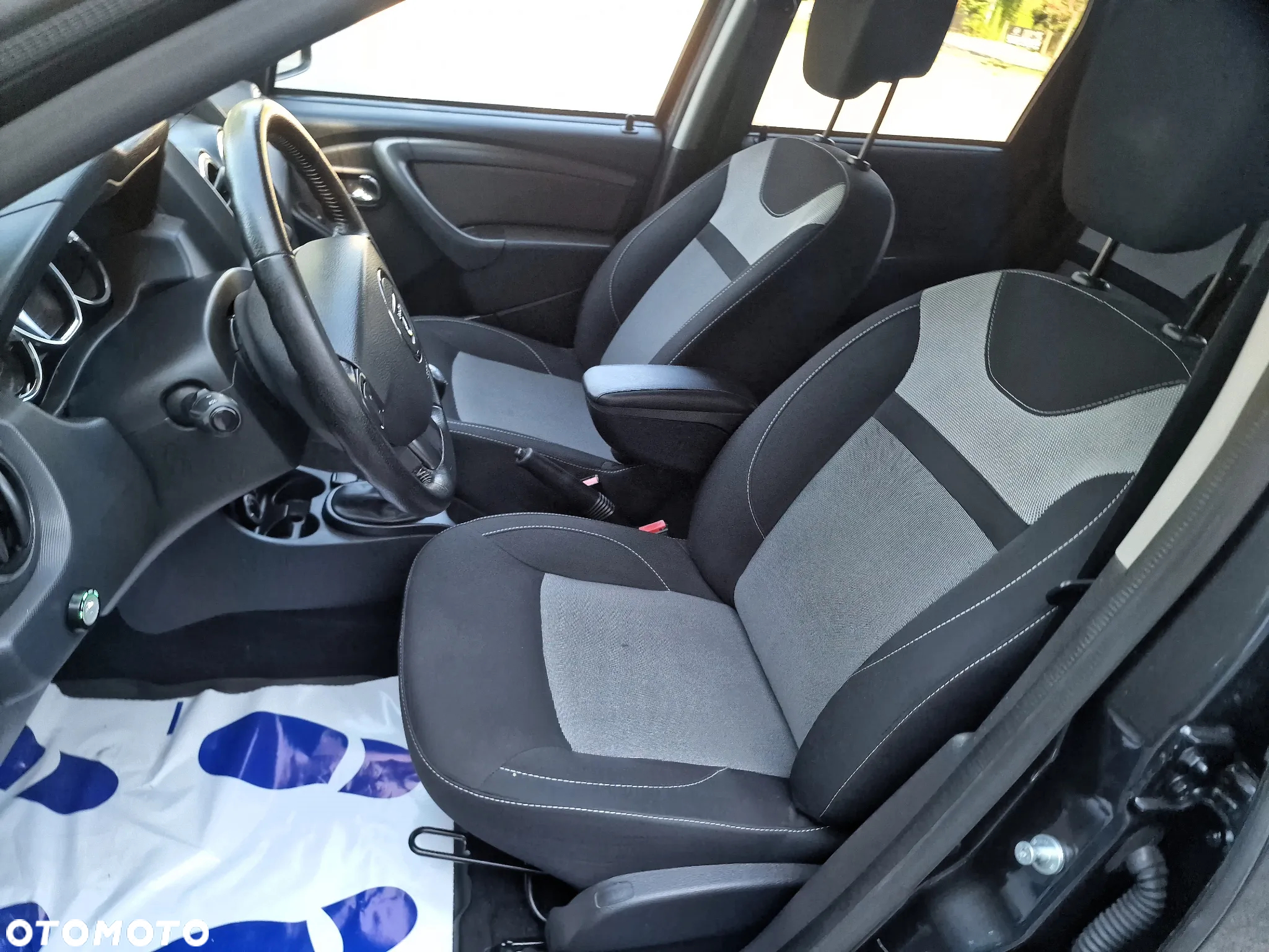 Dacia Duster 1.2 TCe Laureate 4x4 S&S EU6 - 7