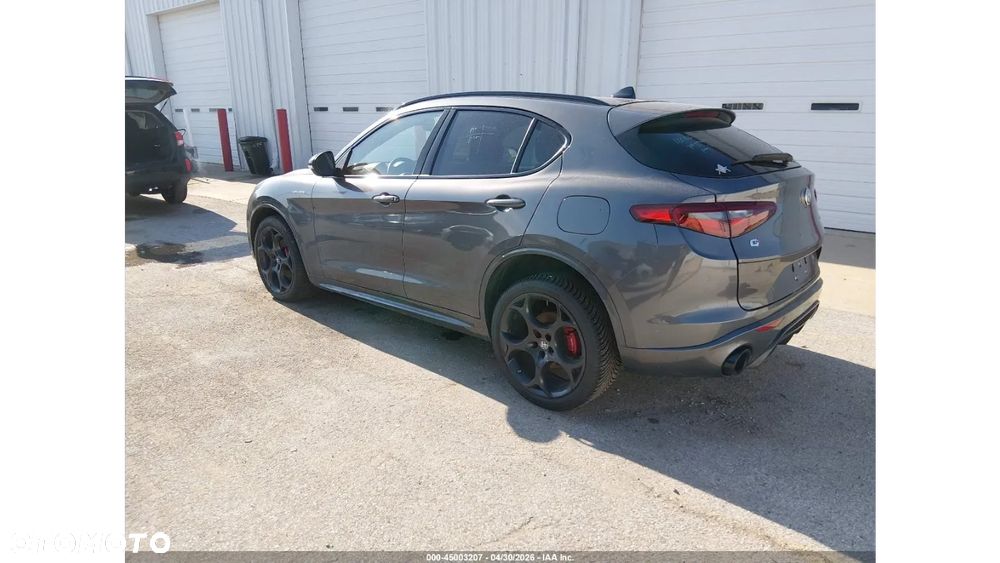 Alfa Romeo Stelvio - 8