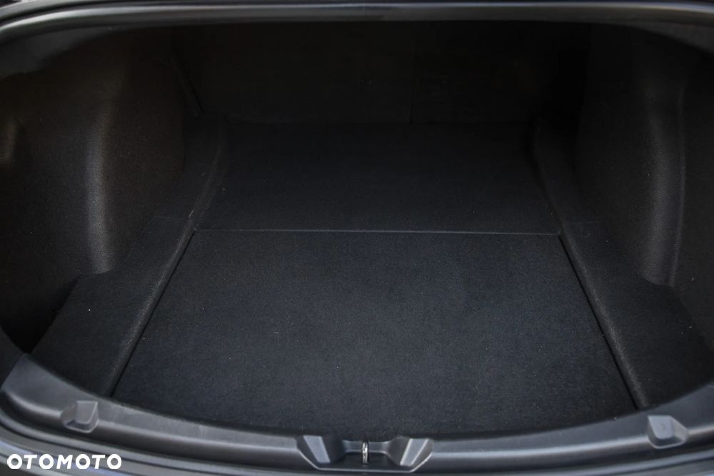 Tesla Model 3 - 27