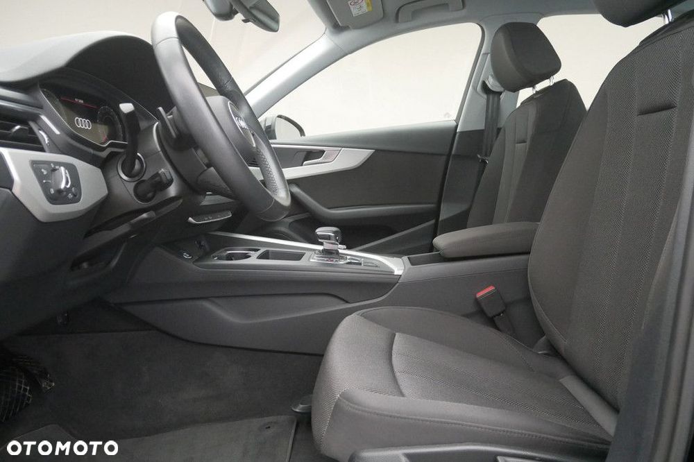 Audi A4 Limousine - 12