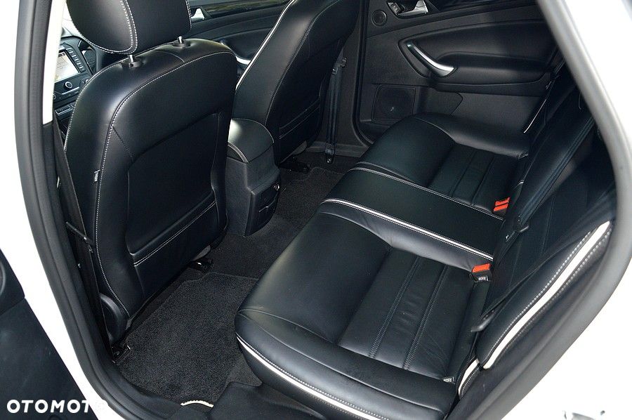 Ford Mondeo 2.0 TDCi Business Edition - 24