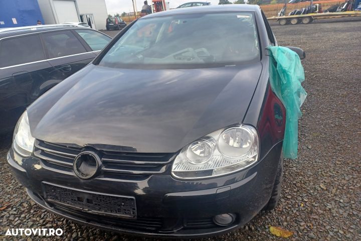 Lampa stop stanga pe aripa 2 USI 1K6945095Q Volkswagen VW Golf 5  [din 2003 pana  2009] seria Hatch - 3