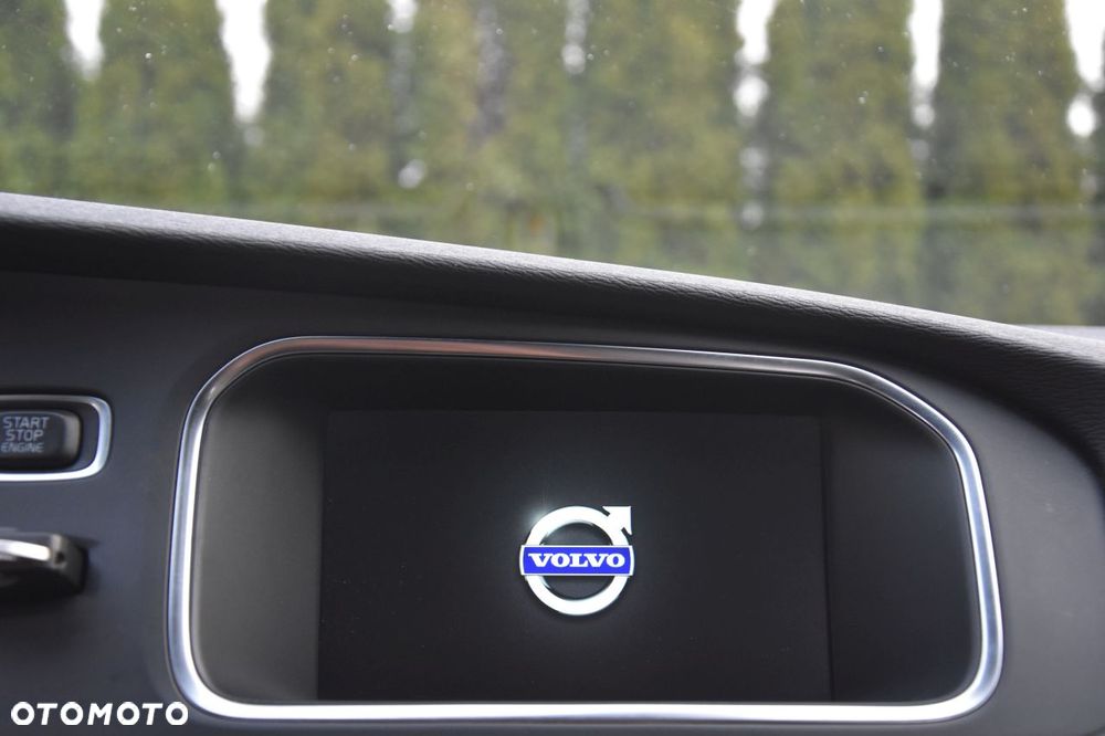 Volvo V40 D2 Drive-E R-Design Momentum - 12