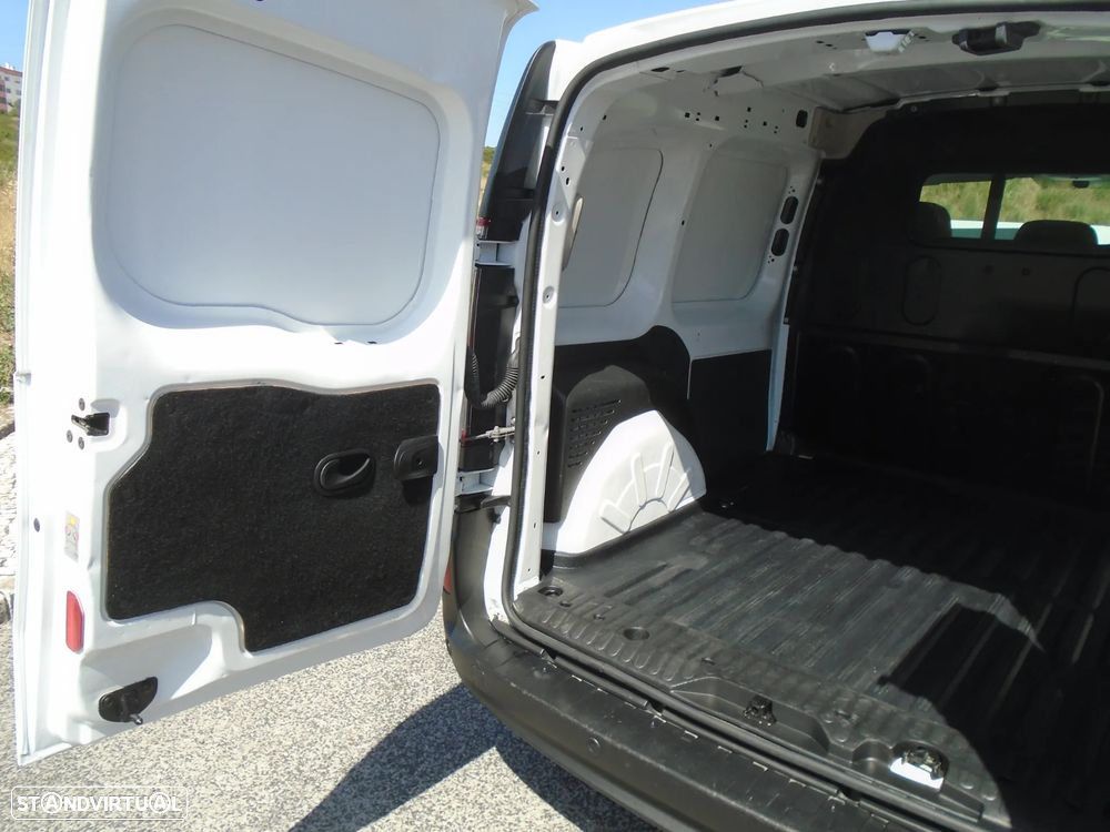 Renault Kangoo 1.5 DCI 3-LUGARES-95 CV-6V- NACIONAL-IVA DEDUTIVEL - 40