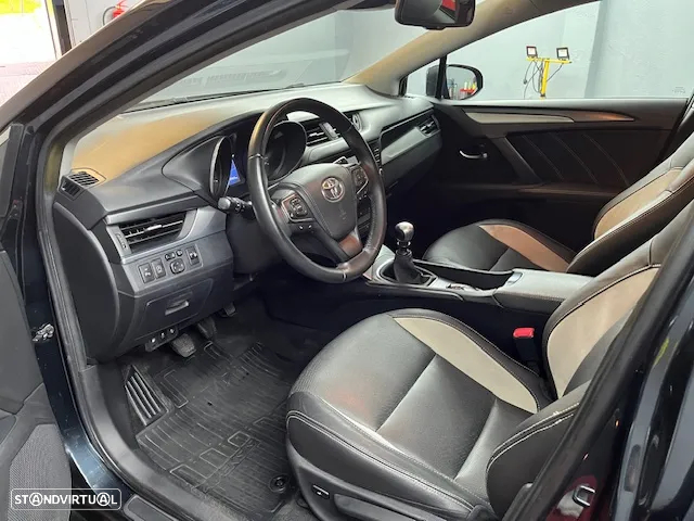 Toyota Avensis SD 1.6 D-4D Exclusive +P.Business - 25