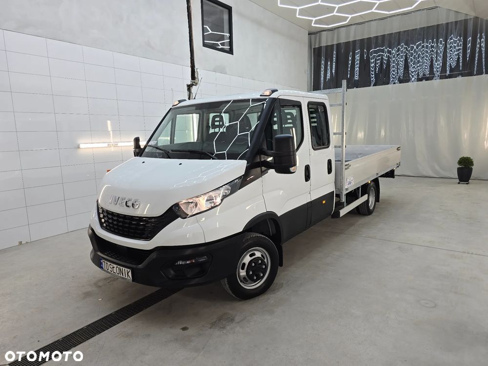Iveco DAILY 50C18 / 35C18 DOKA SKRZYNIA DŁUGA3,81cm + SKRZYNIA NA NARZĘDZIA DEMONTOWANA HAK 3500Kg TEMPOMAT KLIMA 31 Tyś km SERWIS DO OSTATNIEGO Km ASO IVECO NA GWARANCJI - 7