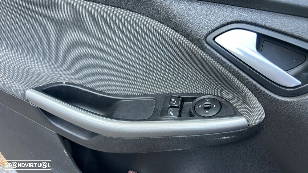 Ford Focus - 19
