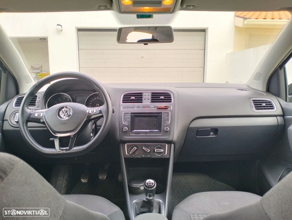 Volkswagen Polo 1.0 Confortline — fotografia 9