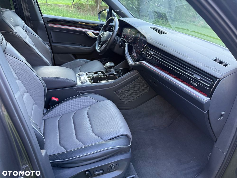 Volkswagen Touareg 3.0 V6 TDI 4Motion R-Line - 16