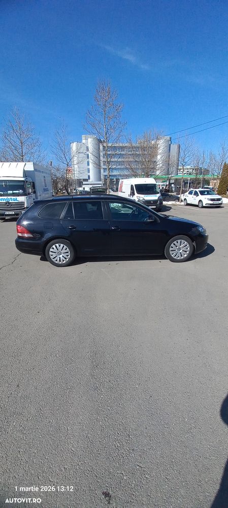 Volkswagen Golf 1.6 TDI DPF BlueMotion Technology Comfortline - 8