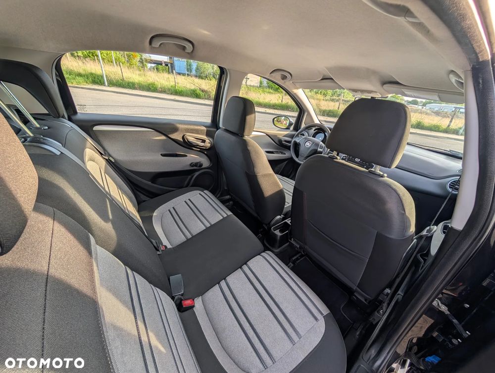 Fiat Punto Evo 1.4 8V Estiva Blue&Me - 12