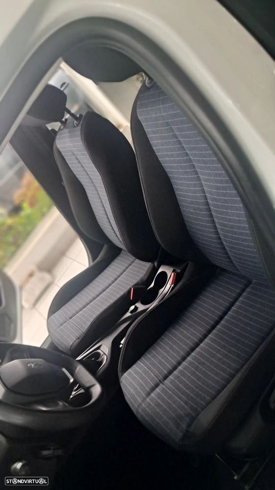 Peugeot 208 PureTech 100 Allure - 12