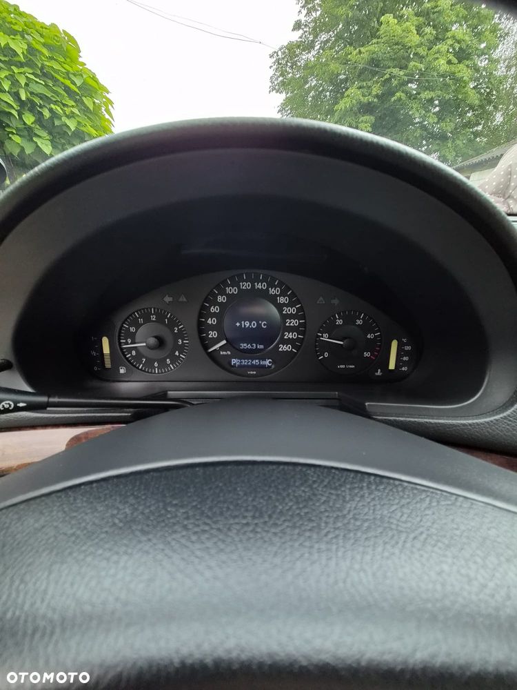 Mercedes-Benz Klasa E 200 CDI Automatik Classic - 16