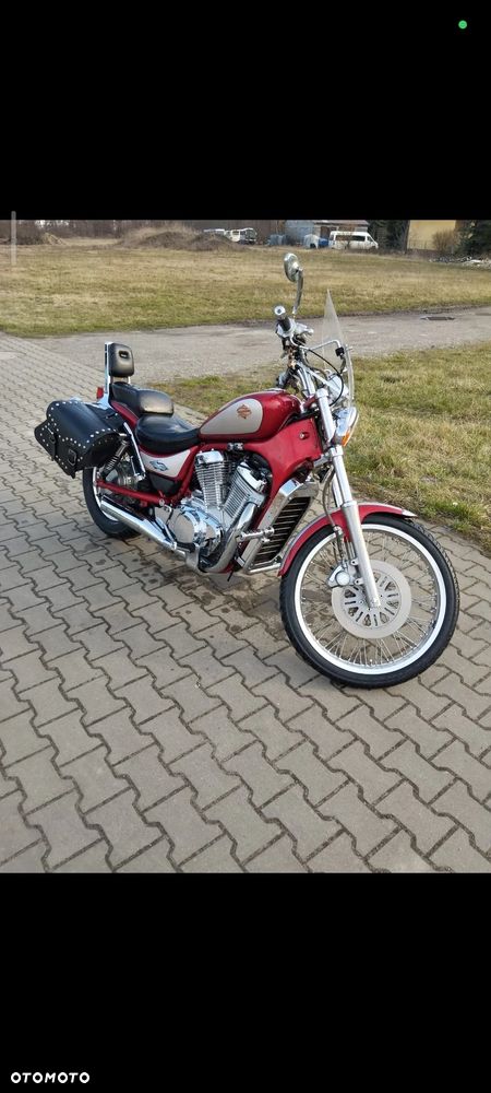 Suzuki Intruder - 3