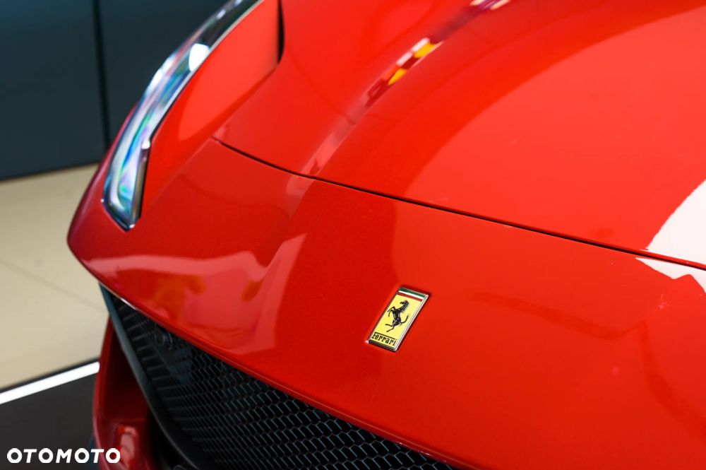 Ferrari 812 Superfast - 14