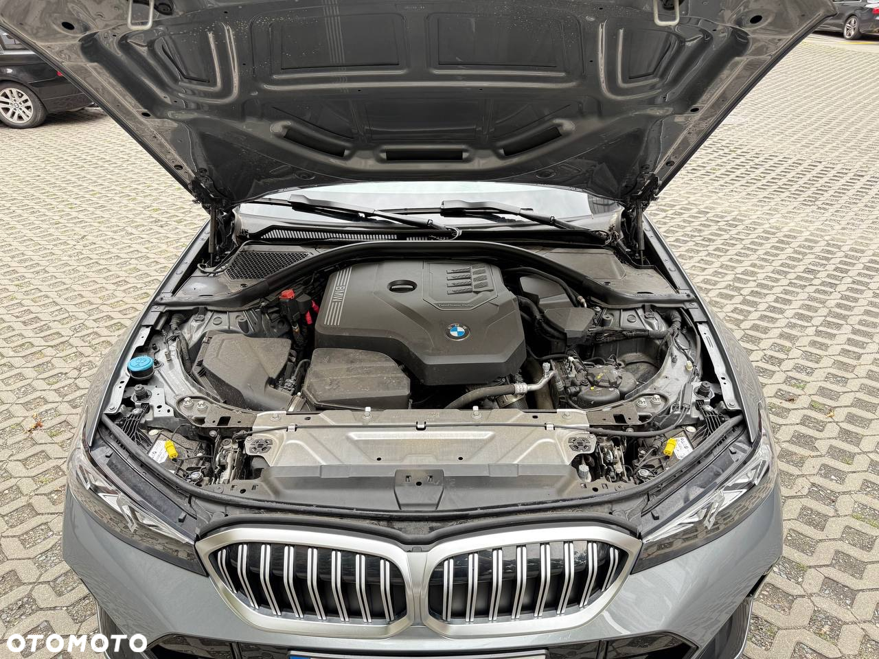 BMW Seria 3 318i - 11